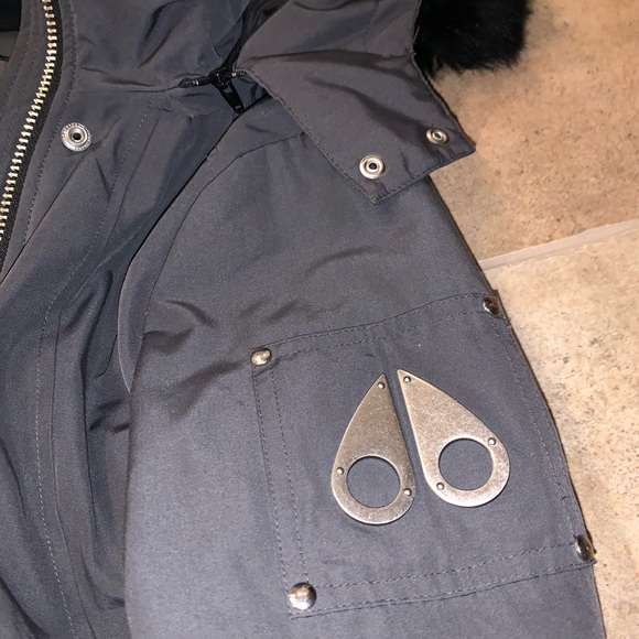 Moose Knuckles Women’s mid-length coat - Picture 3 of 6